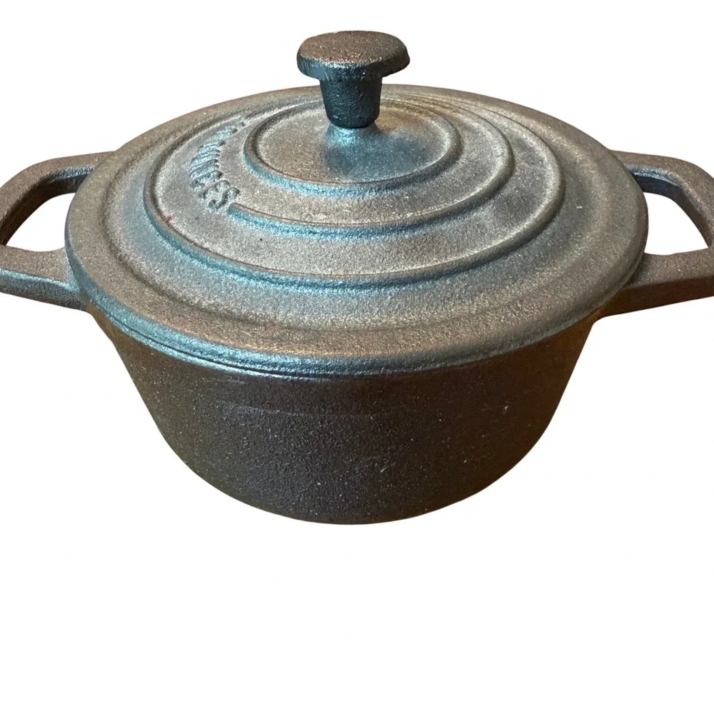 Smith & Clark Ironworks Mini Cast‎ Iron Cocotte 10 Ounce Dutch Oven Black